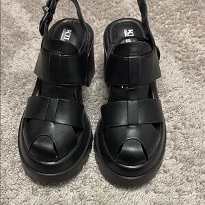 Stylish Black Chunky Heel Sandals